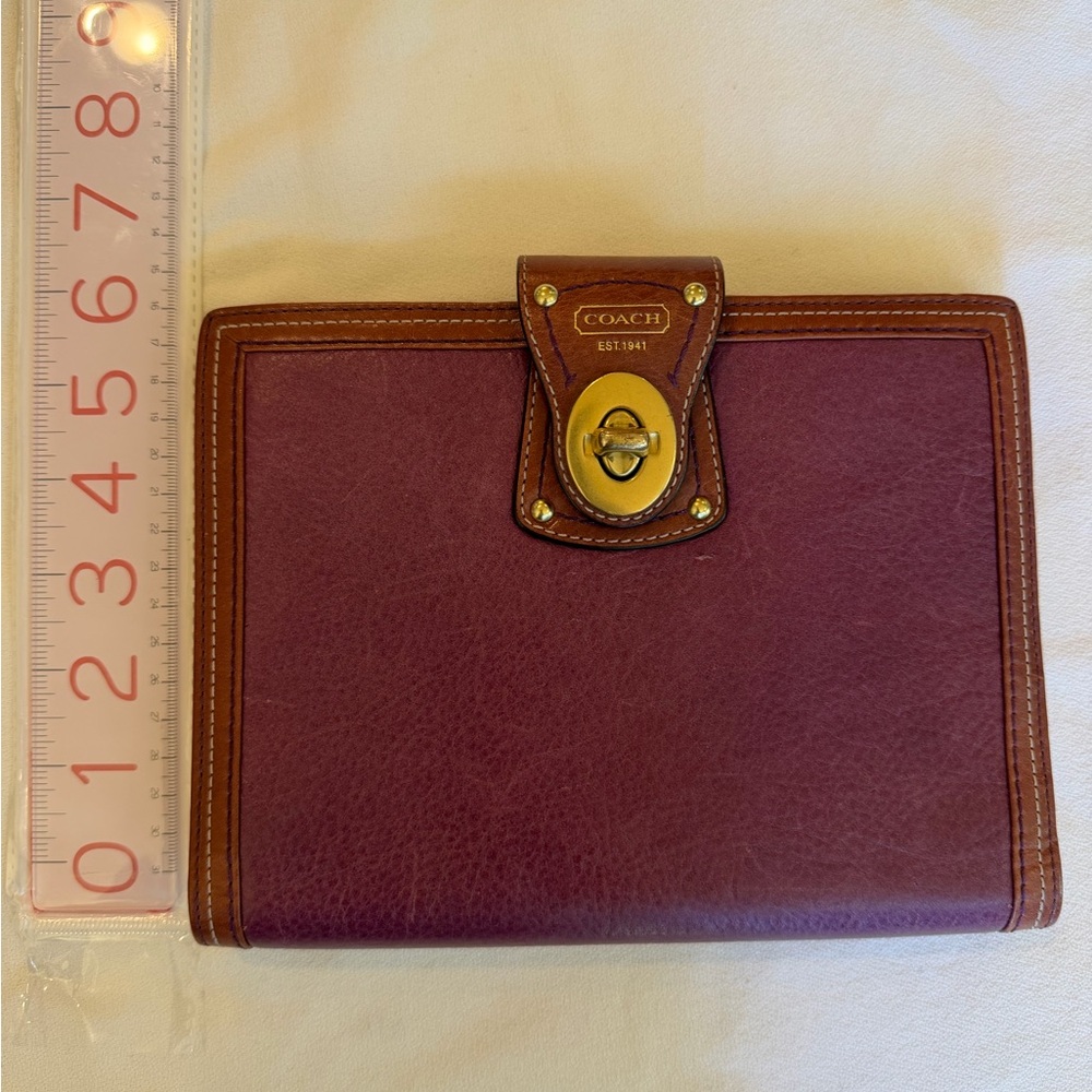 Vintage Coach Planner/Agenda in Plum with Tan Trim and Brass Turnlock - Picture 8 of 8